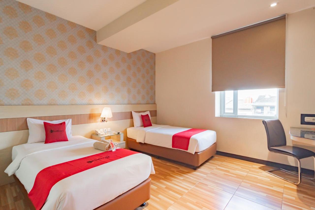 Reddoorz Premium Near Bandung Station Ξενοδοχείο Εξωτερικό φωτογραφία