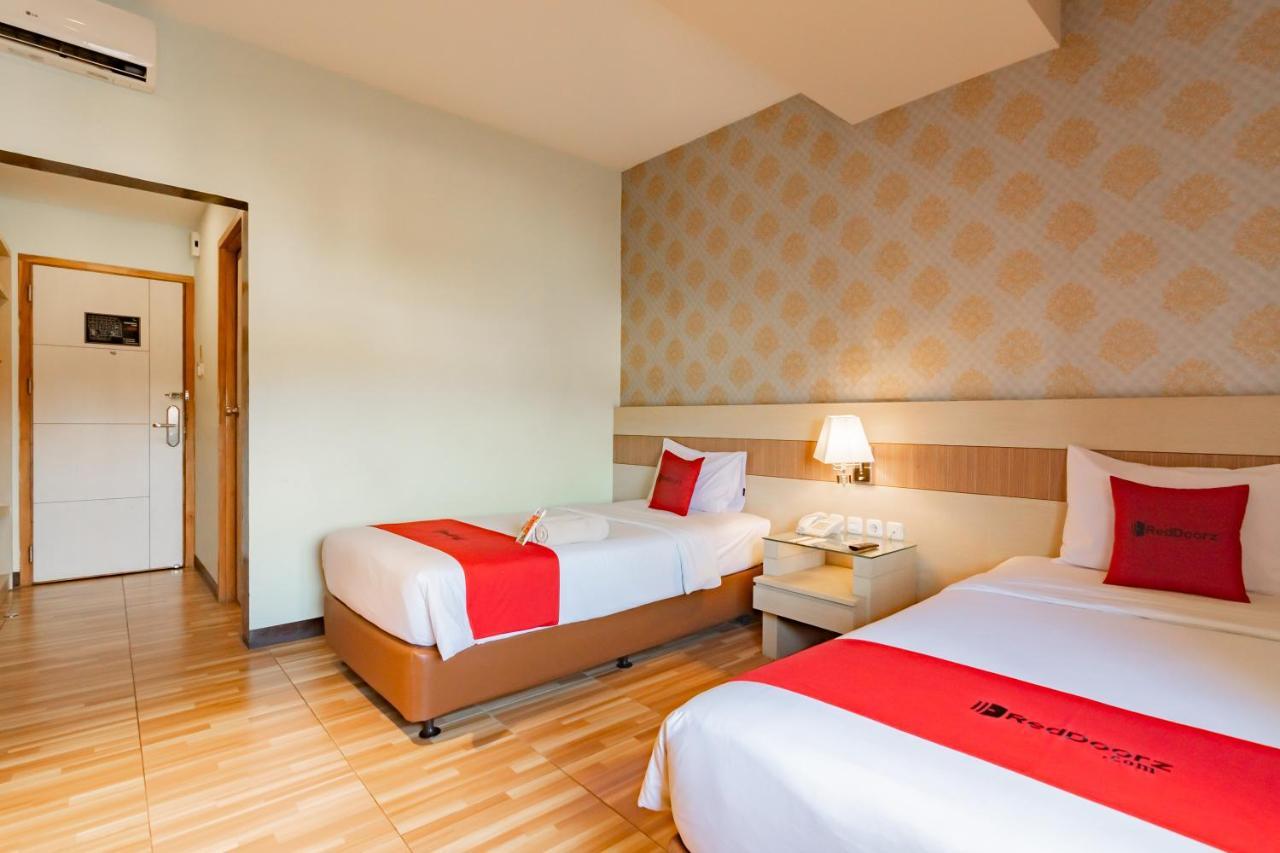 Reddoorz Premium Near Bandung Station Ξενοδοχείο Εξωτερικό φωτογραφία